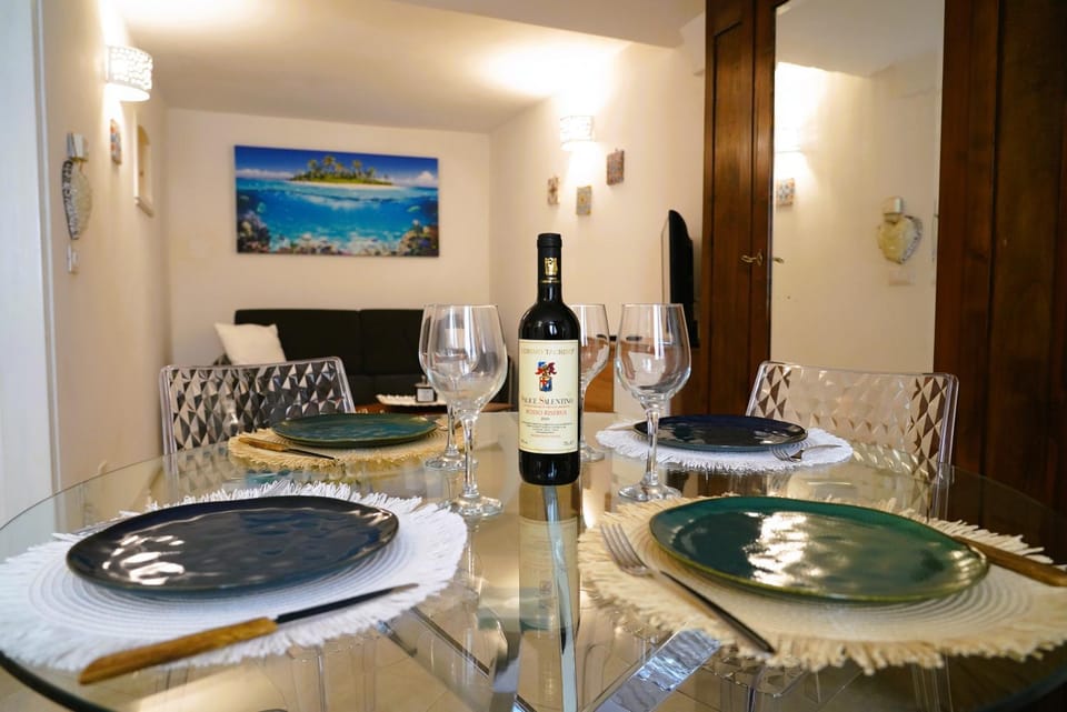 Food and drinks, Dining area, Lunch, Dinner, Drinks, Alcoholic drinks
