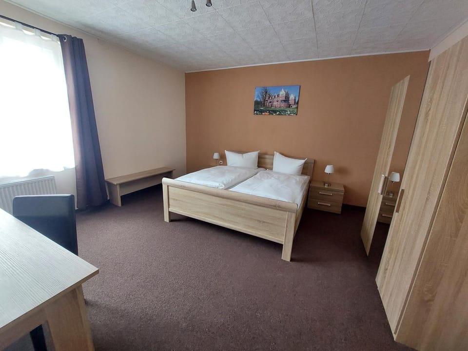Bed, Photo of the whole room