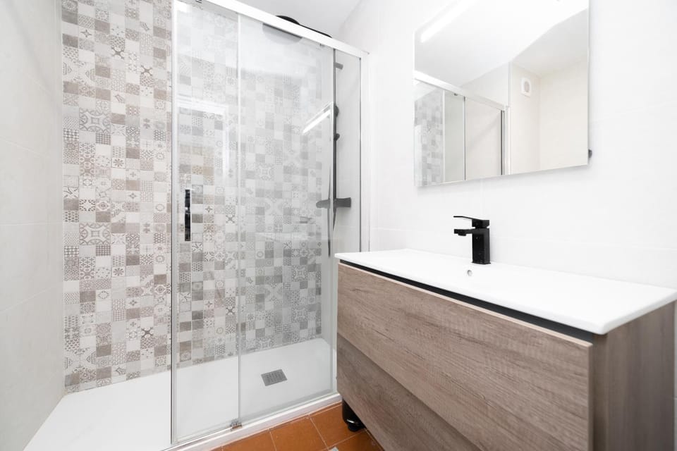 Shower, Bathroom