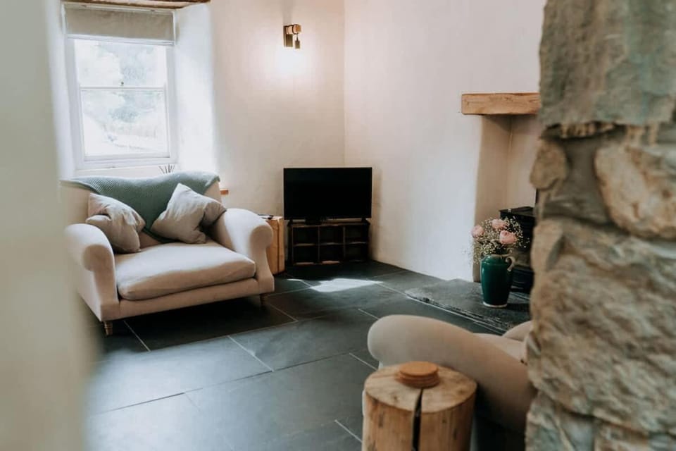 Cute and cosy 2 bed cottage in beautiful Solva House in Saint Davids