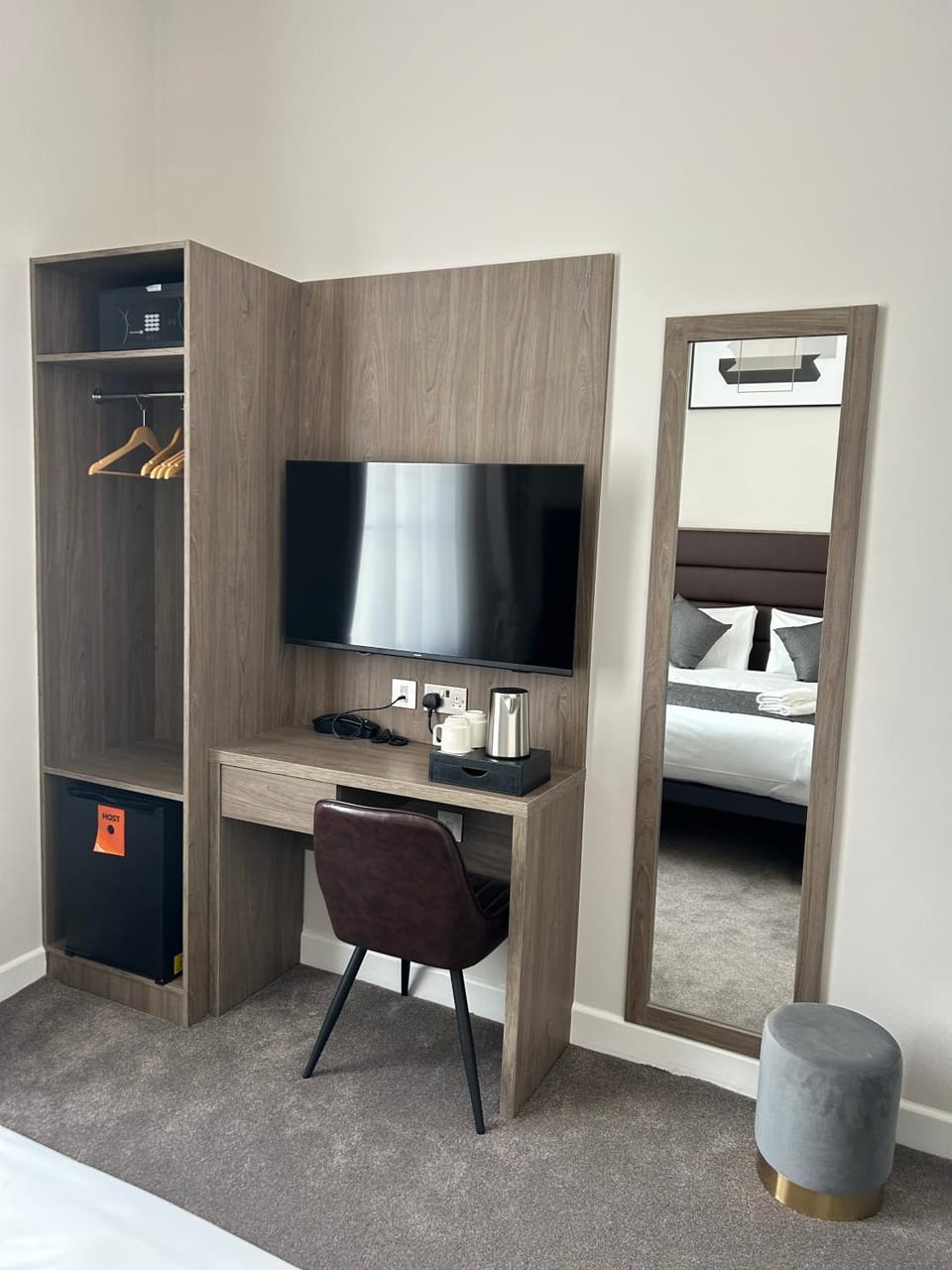 Coffee/tea facilities, Business facilities