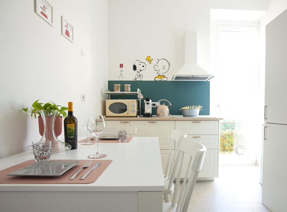 Coffee/tea facilities, Kitchen or kitchenette, Dining area, minibar, pet friendly, stove, toaster