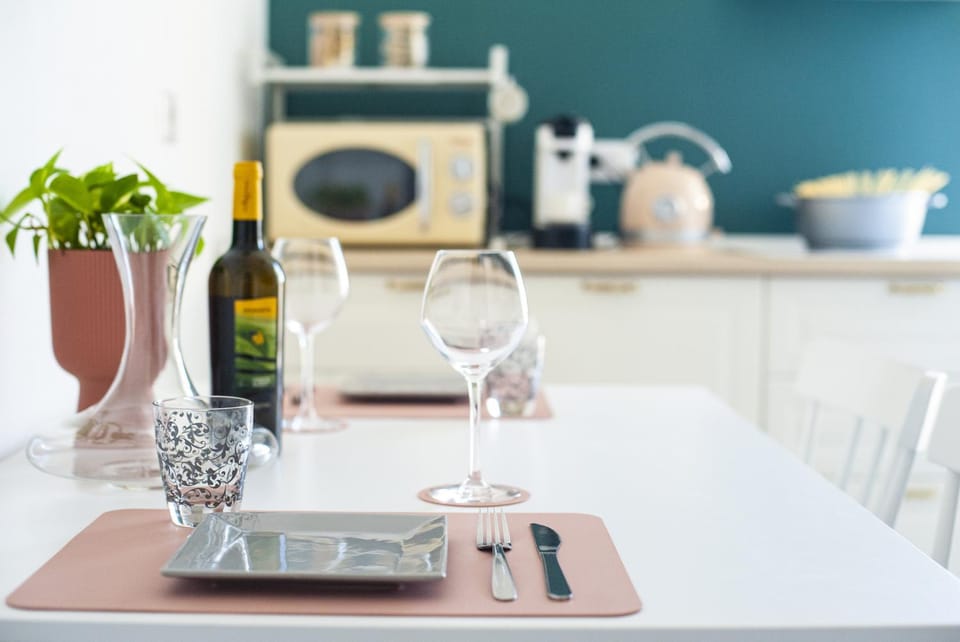 Kitchen or kitchenette, Communal kitchen, Food, kitchen