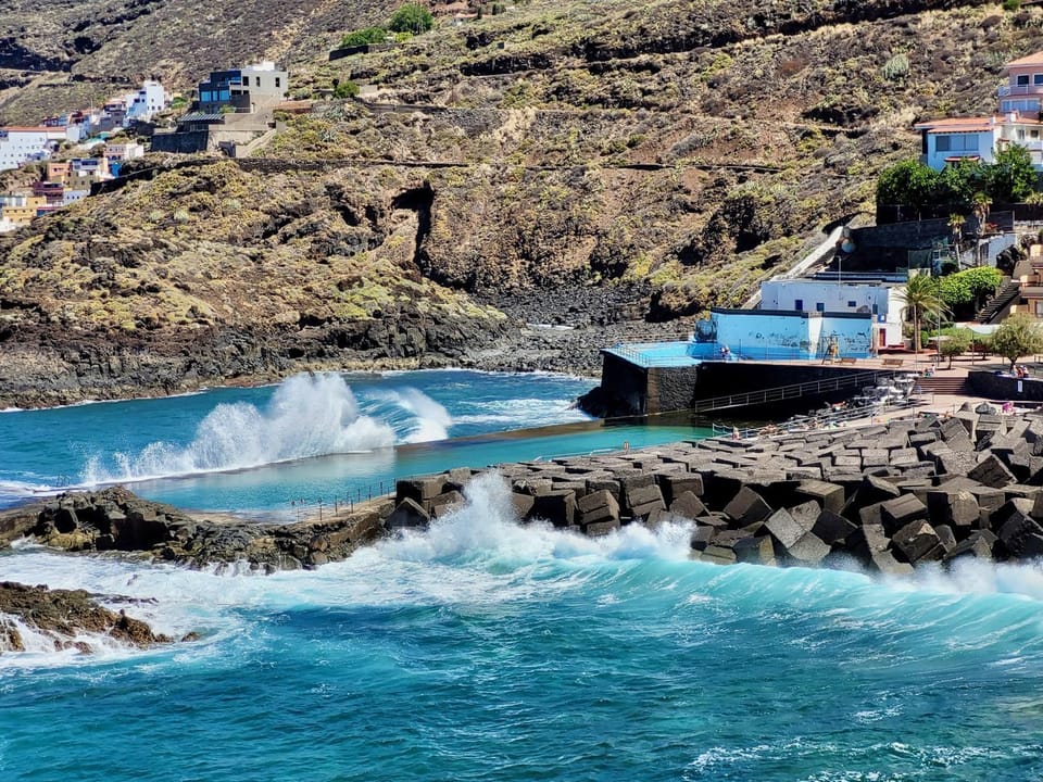 Nearby landmark, View (from property/room), Sea view, Swimming pool