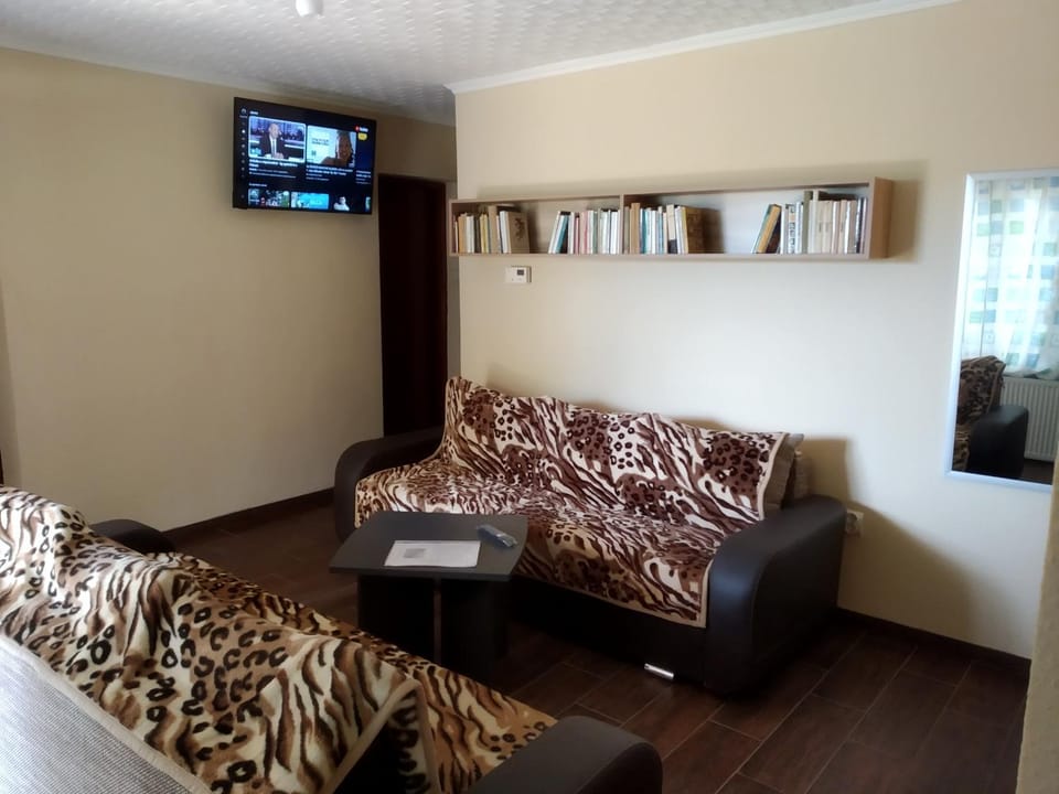 Communal lounge/ TV room, Communal lounge/ TV room, Library
