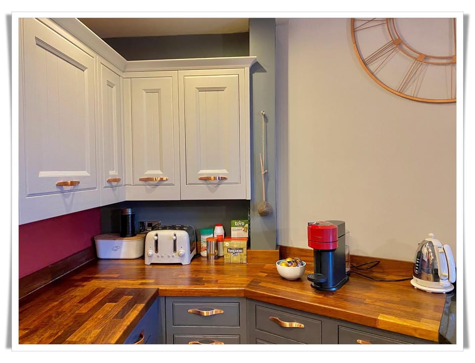 Coffee/tea facilities, toaster, kitchen