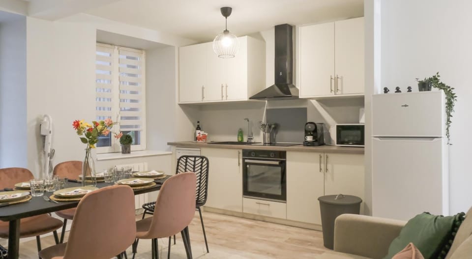 Kitchen or kitchenette, Living room, Dining area