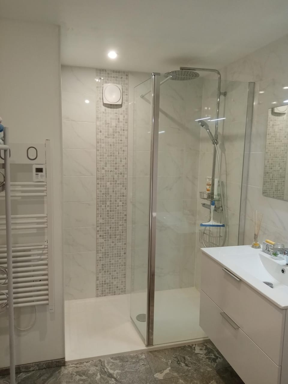 Bathroom, towels