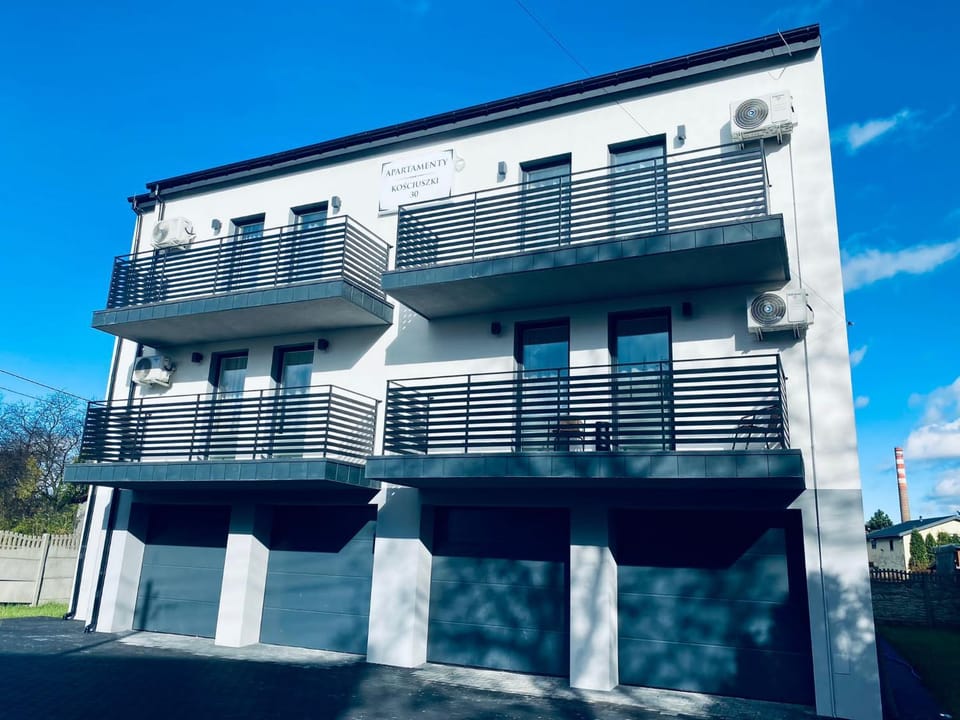 Property building, Day, View (from property/room), Balcony/Terrace