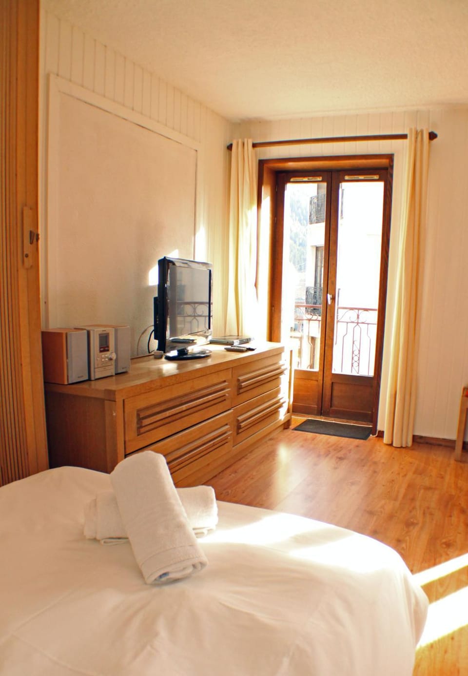 TV and multimedia, Living room, Bedroom