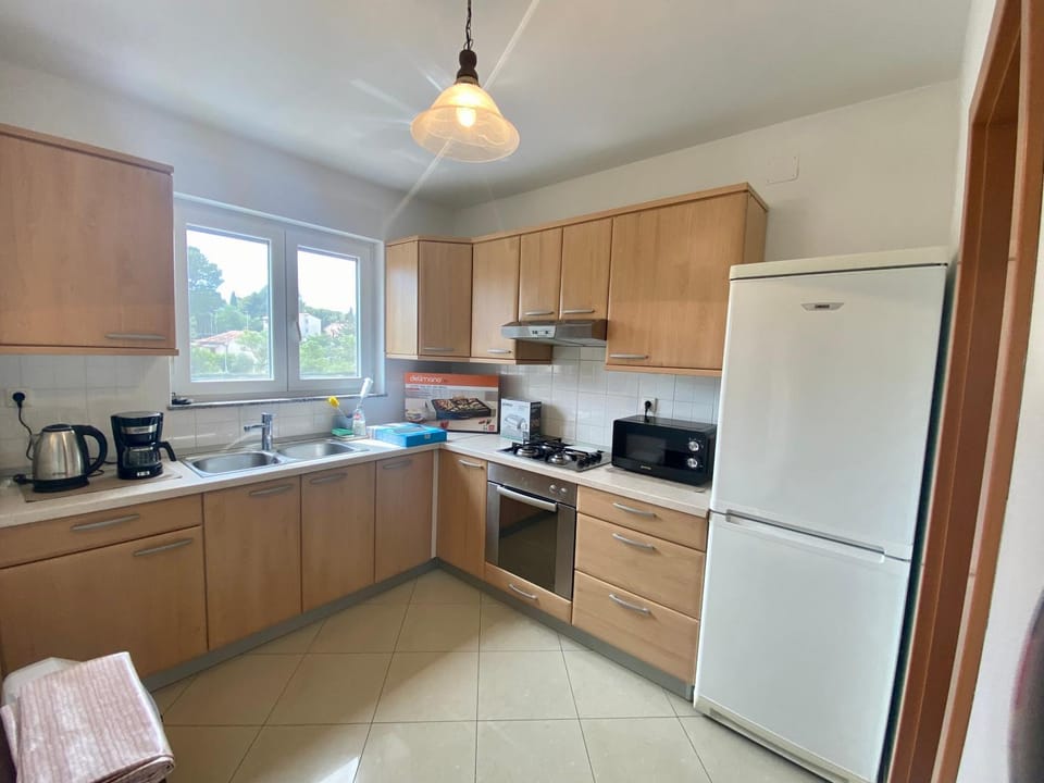 Coffee/tea facilities, Kitchen or kitchenette, minibar, pet friendly, stove