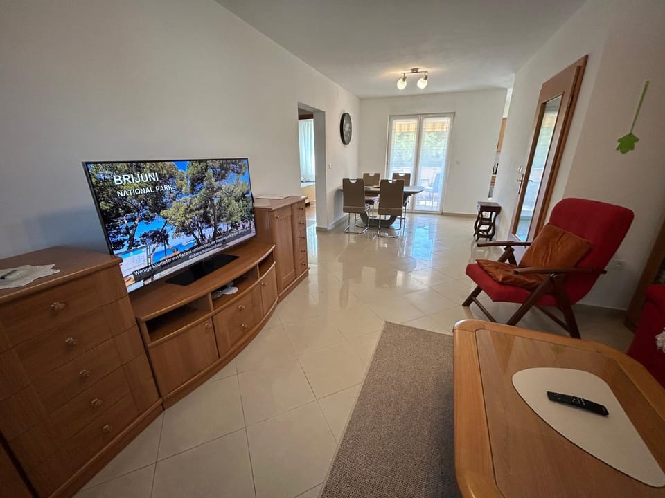 Apartment NOEL - Free Covered Parking - Fast WiFi - Near Beaches & Brijuni Apartment in Fažana