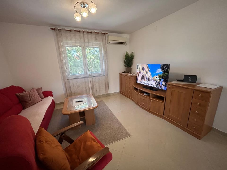 Apartment NOEL - Free Covered Parking - Fast WiFi - Near Beaches & Brijuni Apartment in Fažana