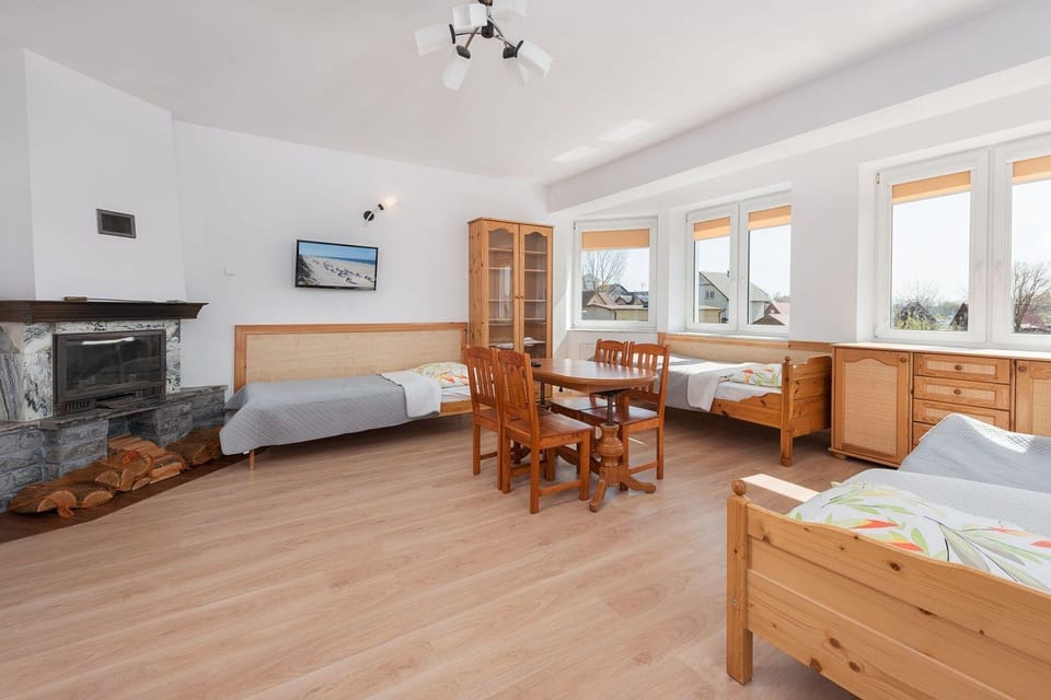 Photo of the whole room, Bedroom, fireplace
