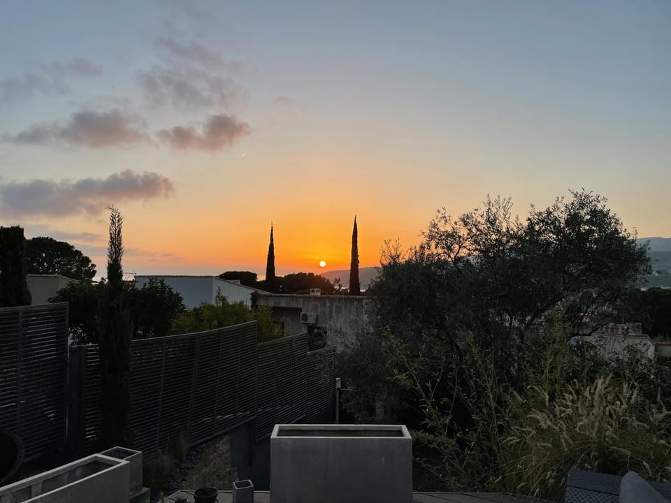 Sunset villa tennis et piscine collectif Villa in Cassis