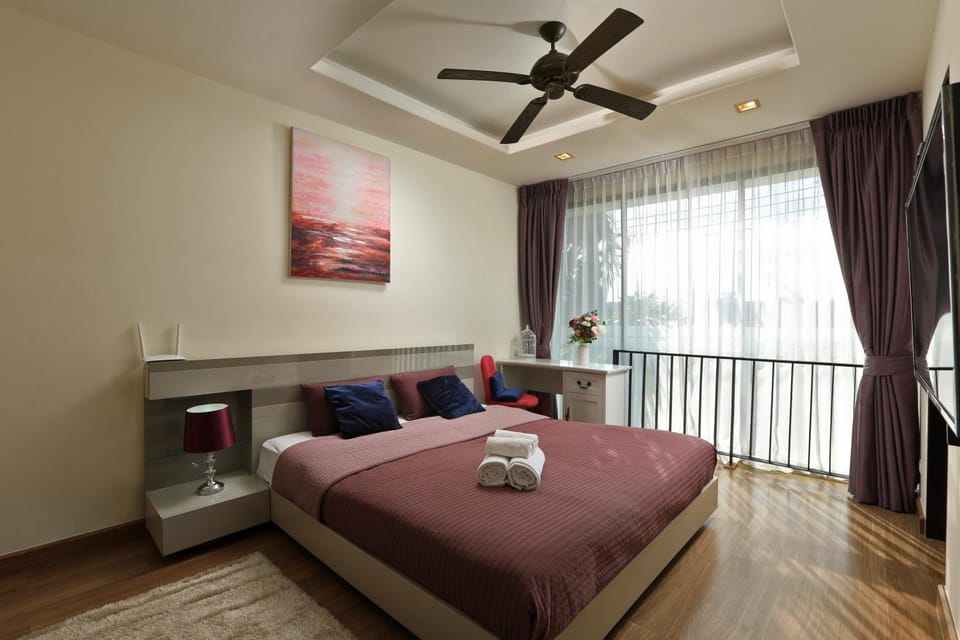 Bed, Bedroom, towels