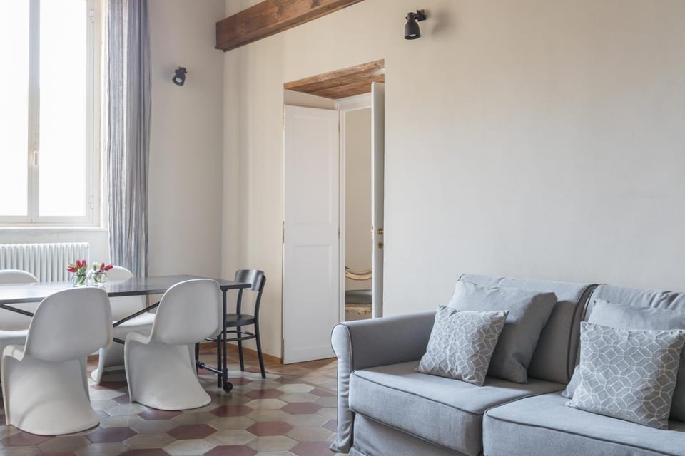Living room, Photo of the whole room, Seating area, Dining area
