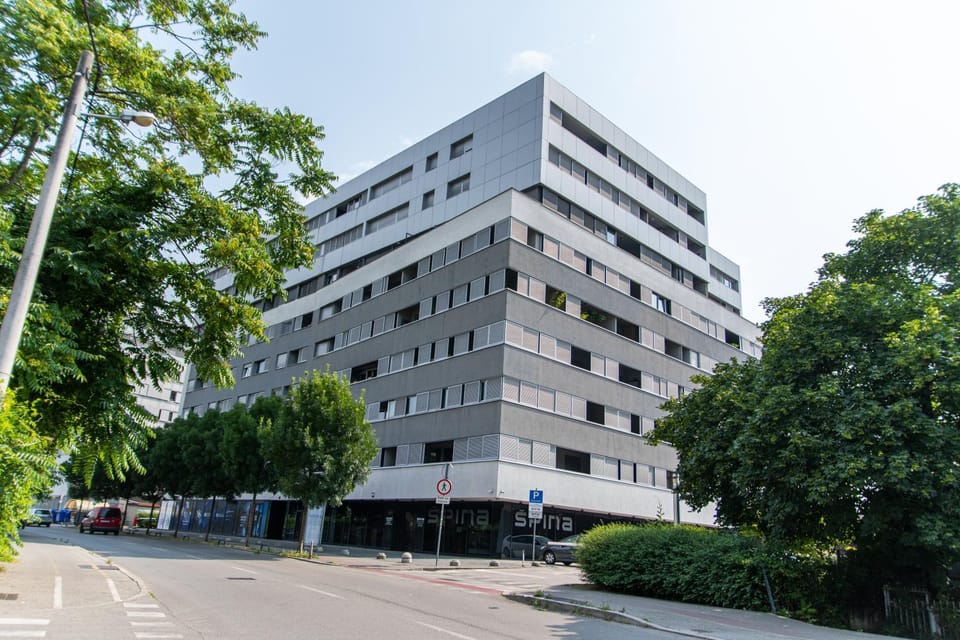 Property building, Street view, Location