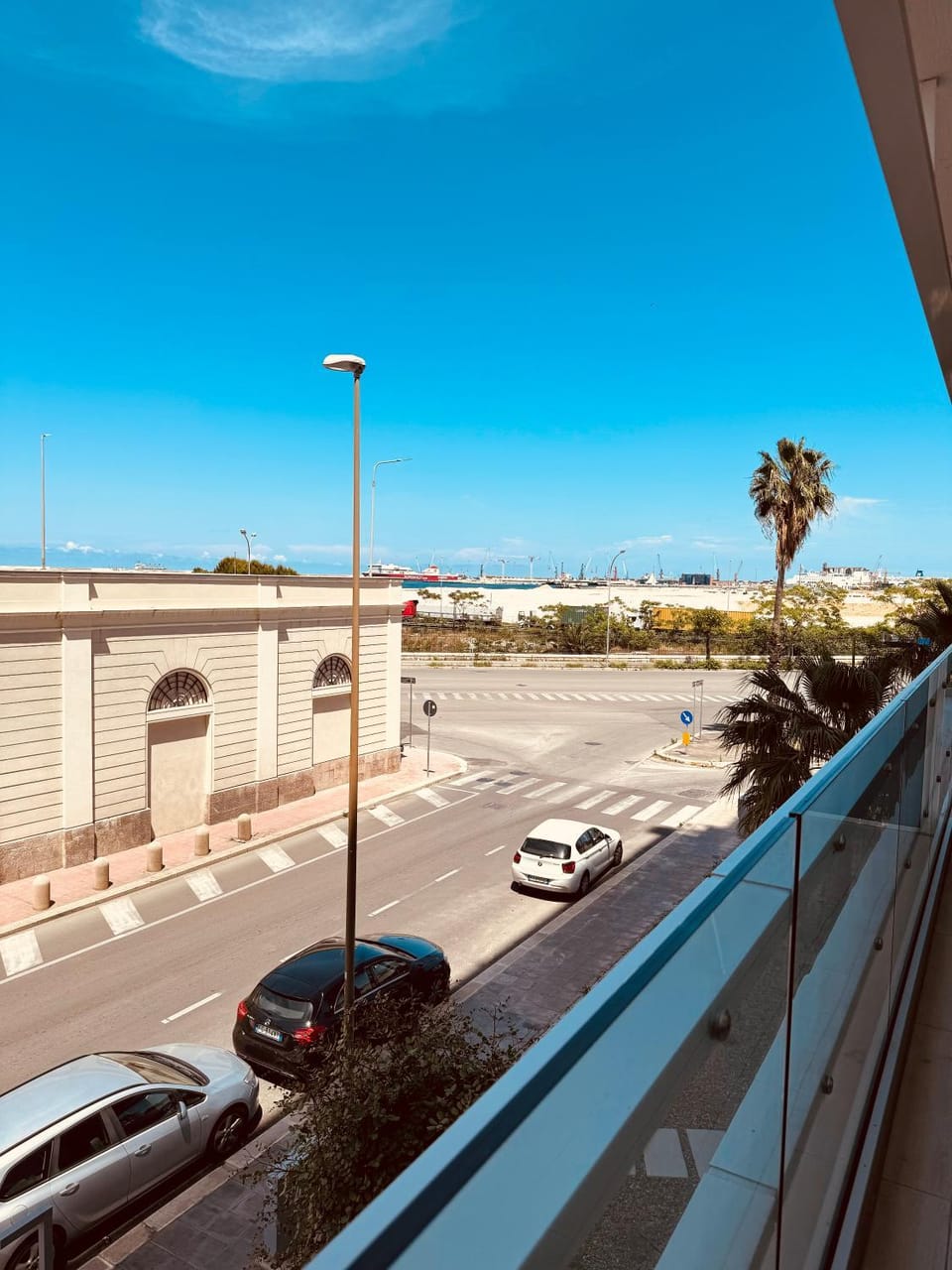 Neighbourhood, View (from property/room), Parking