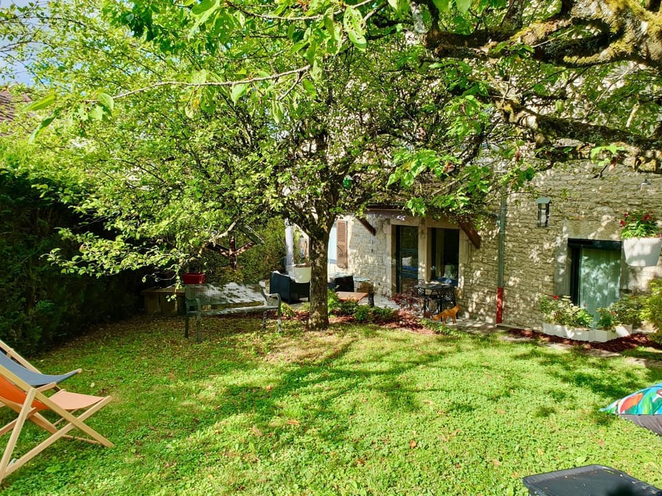 Property building, Patio, Patio, Garden, Garden, Garden view