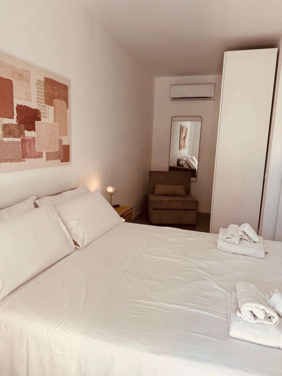 Bed, Photo of the whole room, Bedroom, towels, wardrobe, air conditioner