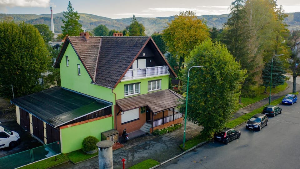 Off site, Neighbourhood, Natural landscape, Summer, Autumn, Street view