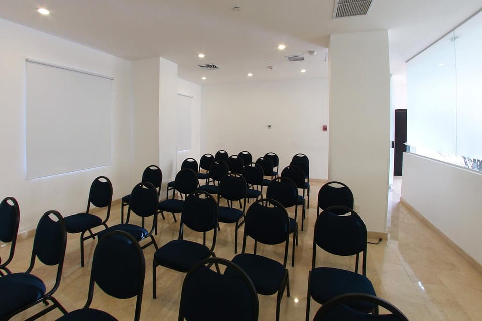 Meeting/conference room