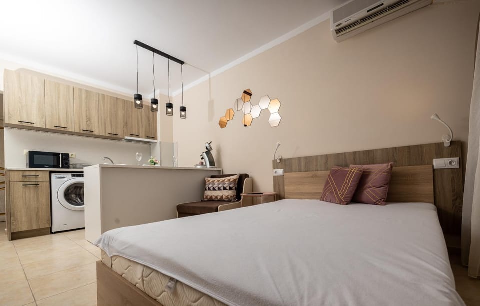 Flora Beach Resort Studio Apartment in Pomorie