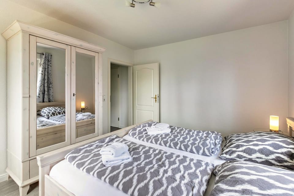 Property building, Living room, Bedroom