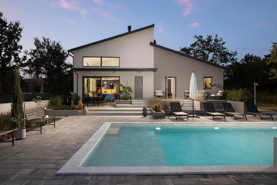 Patio, Garden, Garden view, Pool view, Swimming pool, Swimming pool, sunbed