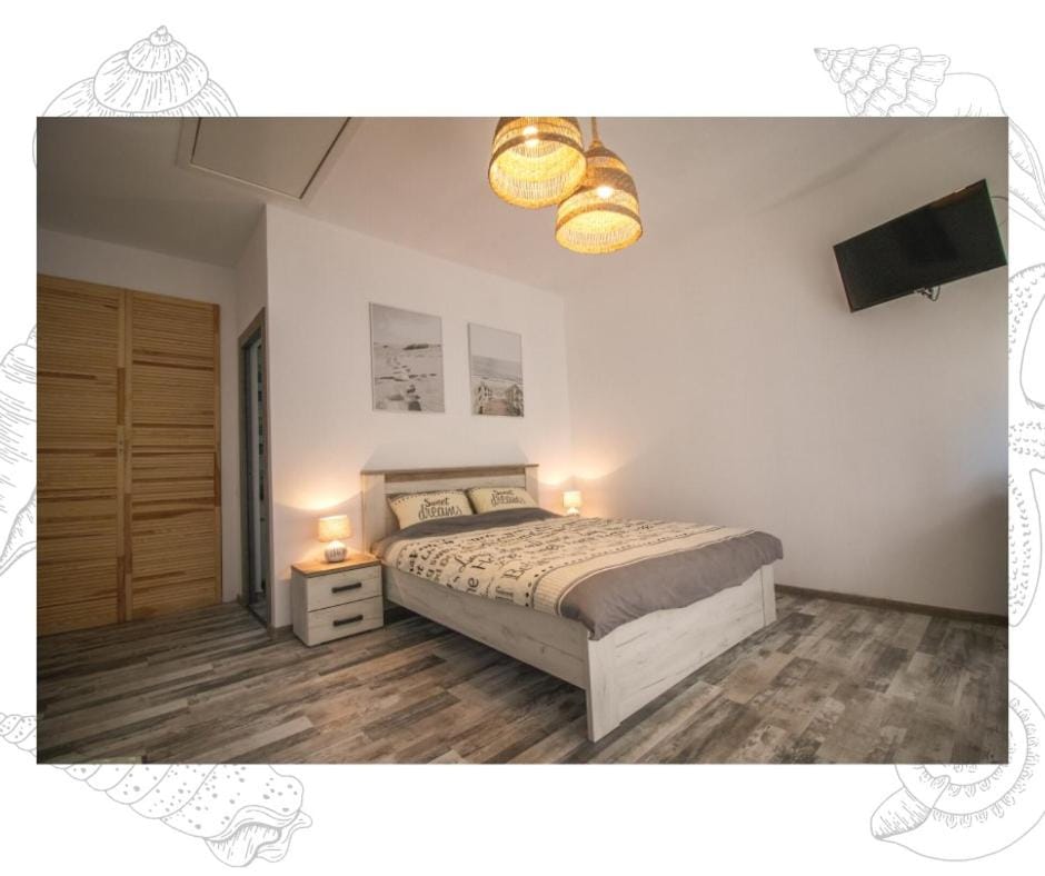 Flip Flop Bungalows Campground/ 
RV Resort in Constanța County