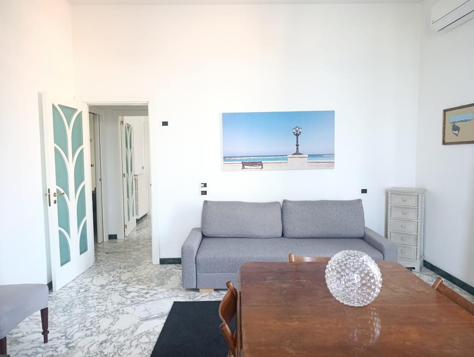 Living room, Seating area, Dining area, air conditioner
