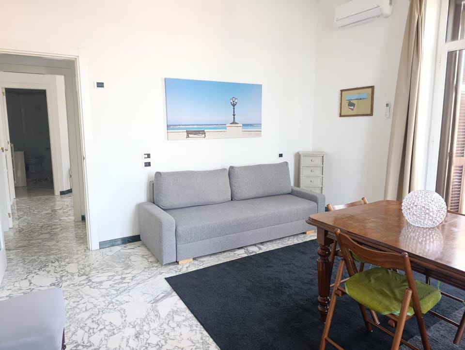 Living room, Seating area, Dining area, air conditioner