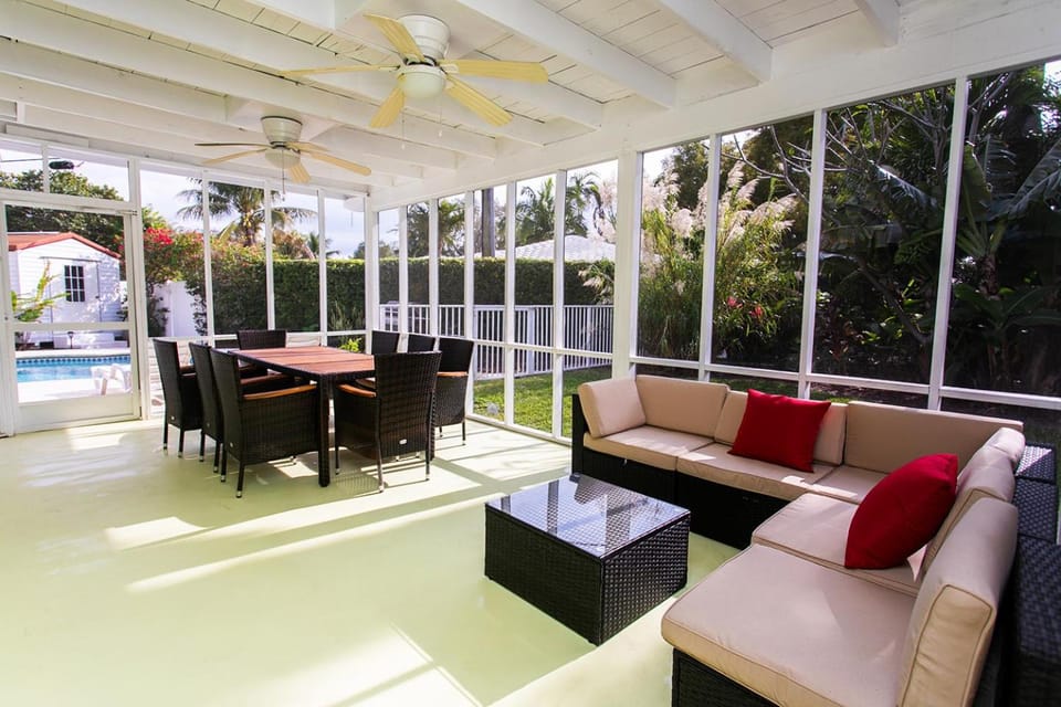 Patio, Dining area