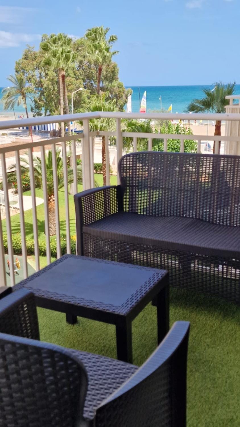 View (from property/room), Balcony/Terrace, Dining area, Sea view