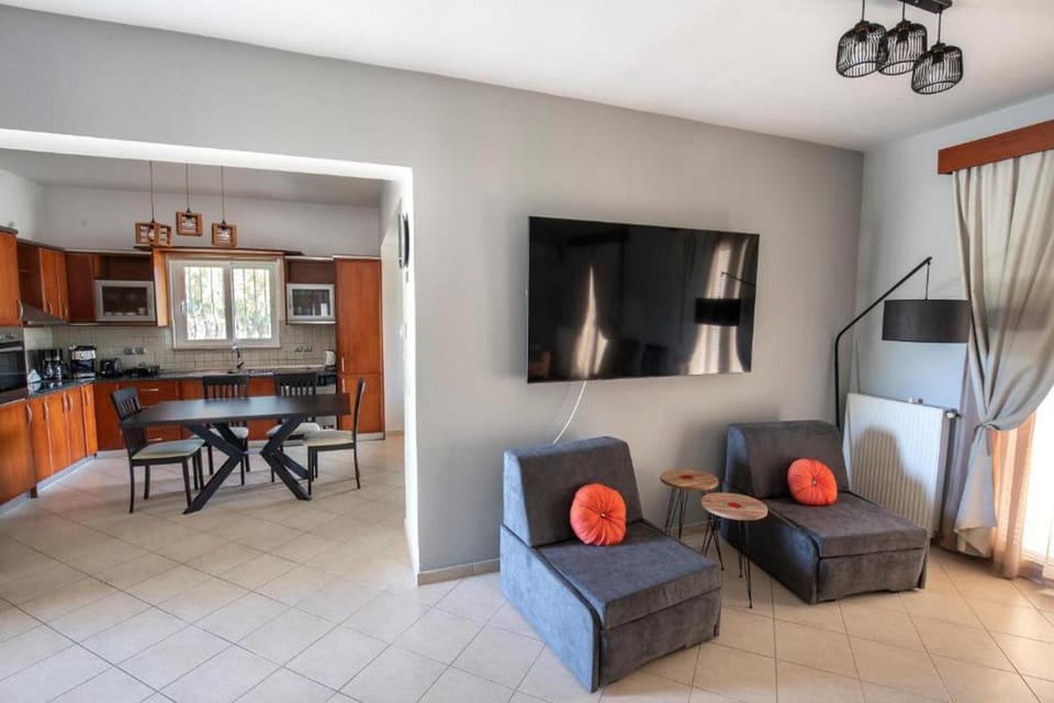 Seating area, kitchen