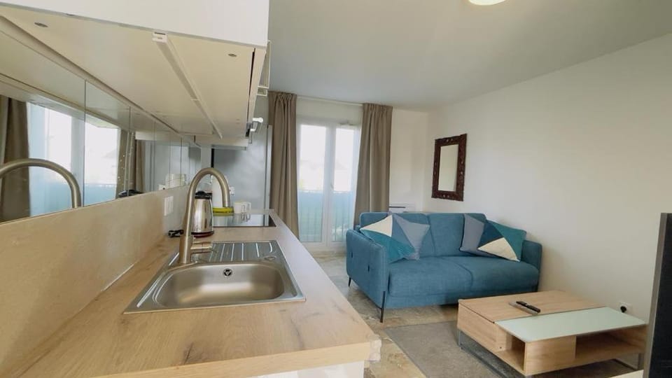 Kitchen or kitchenette, Living room