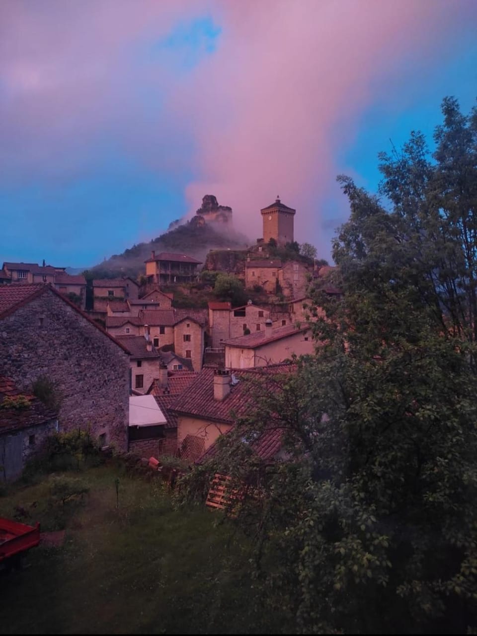 Maison avec magnifique vue, Gorges du Tarn et Gorges de la Jonte House in Auvergne-Rhône-Alpes