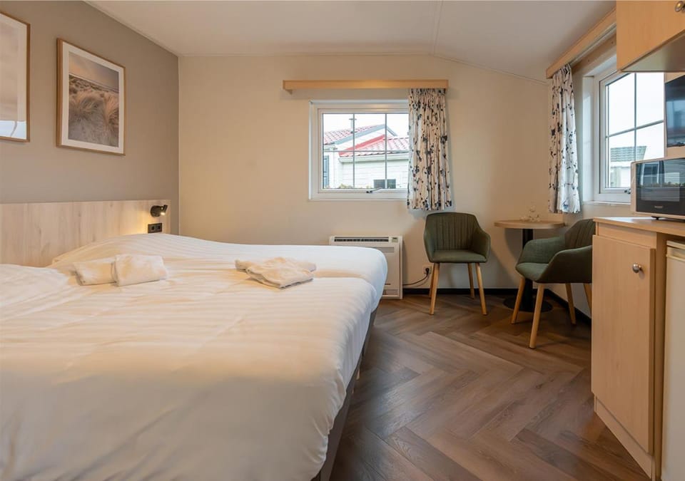 Kitchen or kitchenette, Photo of the whole room, Bedroom