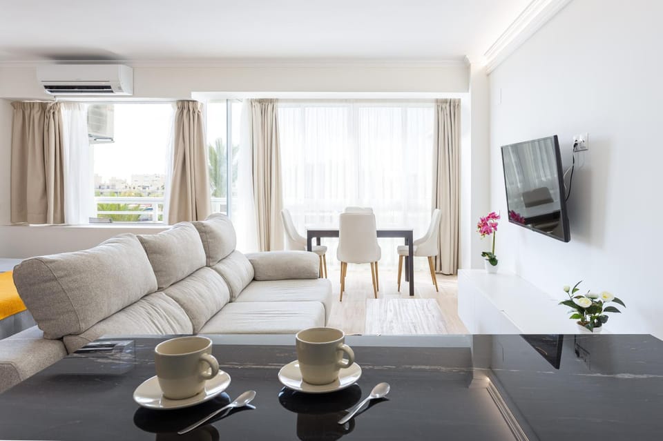 Living room, Lounge or bar