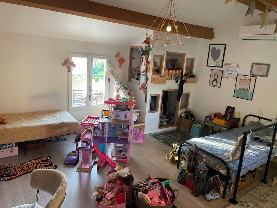 Photo of the whole room