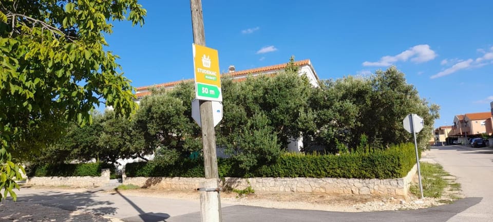 Neighbourhood, Street view
