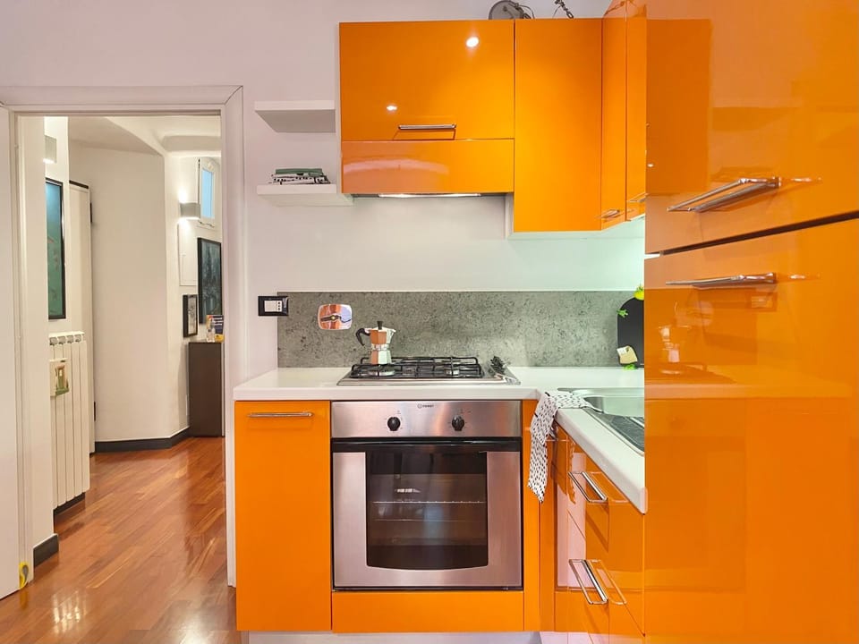 Kitchen or kitchenette, pet friendly, stove