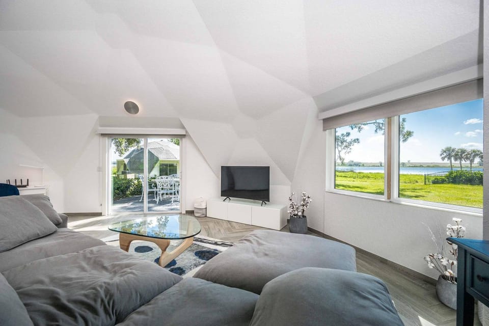 Sumner Lake Tiny House House in Groveland