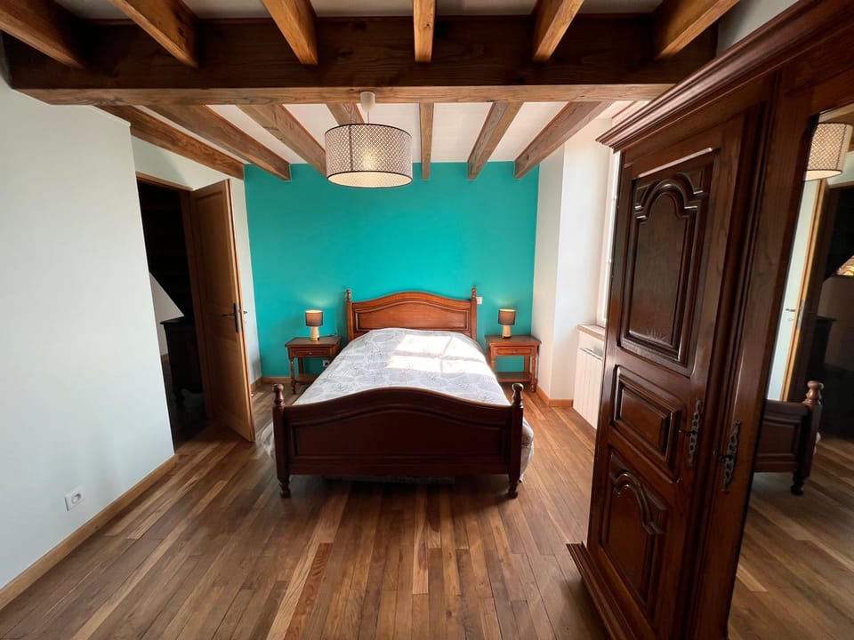 Bed, Photo of the whole room, Bedroom, wardrobe