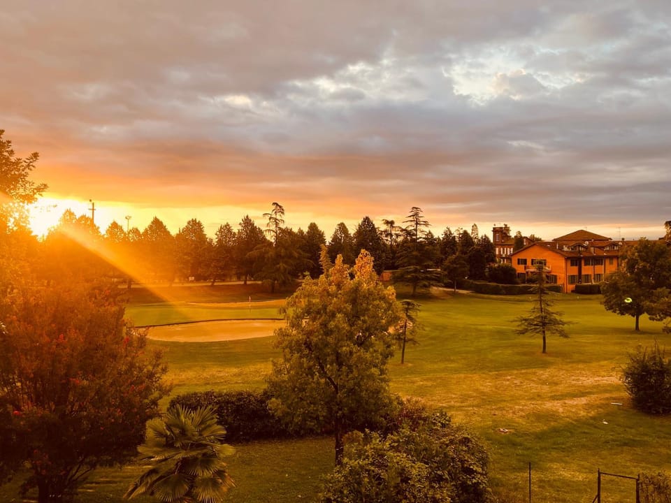 Casetta Fausta immersa nel Golf Margara. Apartment in Piedmont