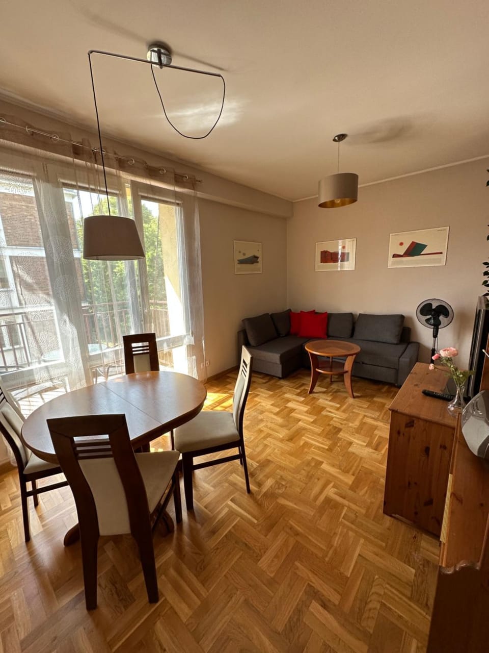 Living room, Dining area, Meals