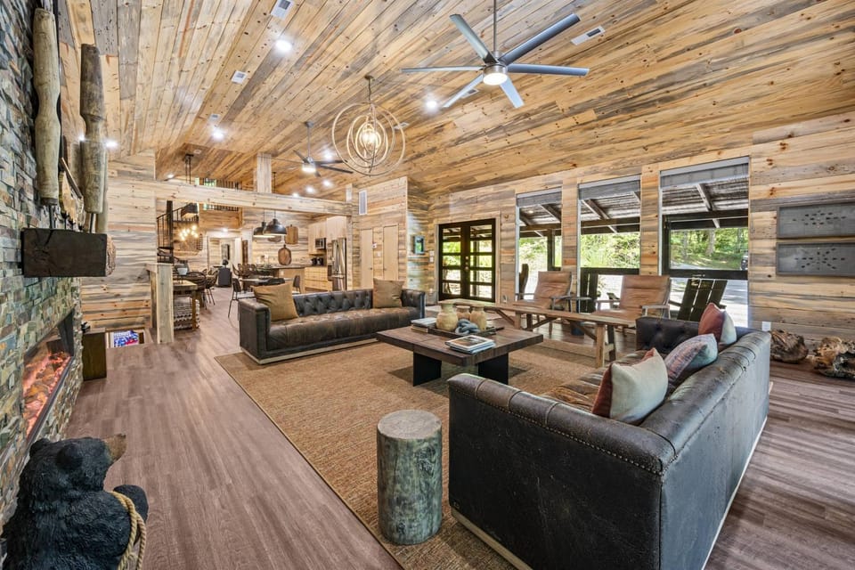 Seasonal Therapy Sevierville House in Gatlinburg