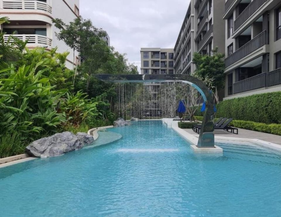 Property building, Day, Garden, Garden view, Pool view, Swimming pool, Swimming pool