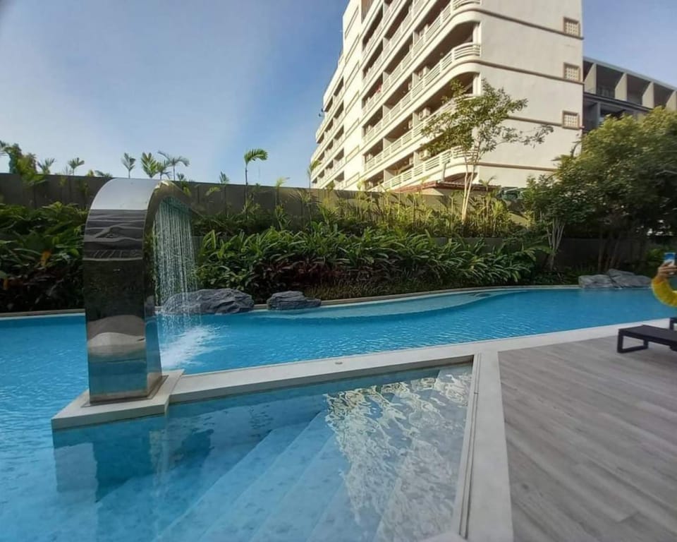 Swimming pool, Swimming pool